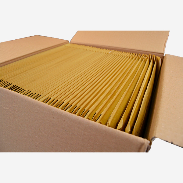 Sobres acolchados en caja