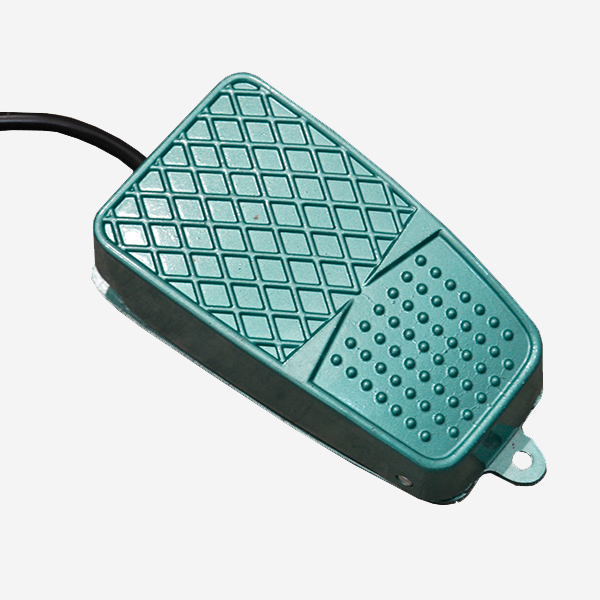Flejadora automática SPK 1600 accionamiento mediante pedal