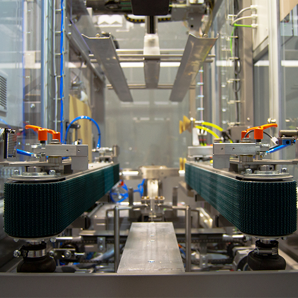 Formadora de cajas de alta producción cintas de arrastre