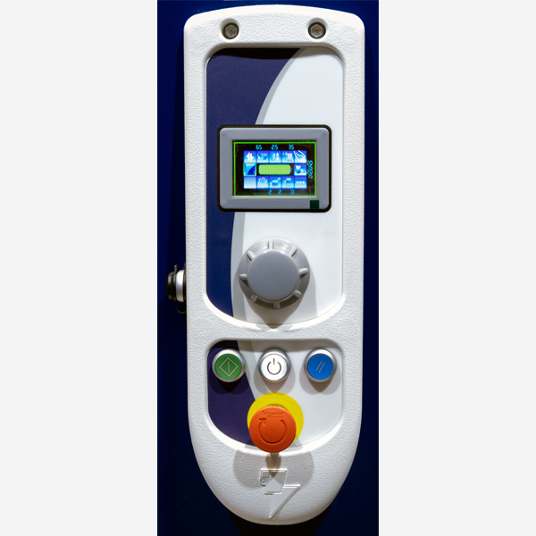 Robot Master Plus 110 PDS con mástil de 2.200 mm panel de control