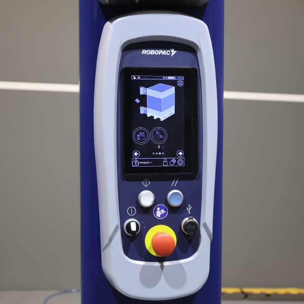 Robot S7 PVS con mástil de 2.200 mm panel de control